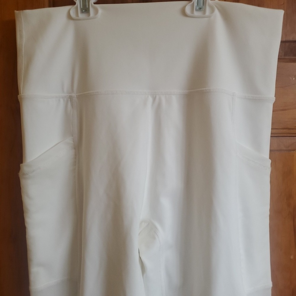 Chill Play Move XL 7/8 Legging Womens White Mesh Pocket Hi- Rise Yoga Athleisure